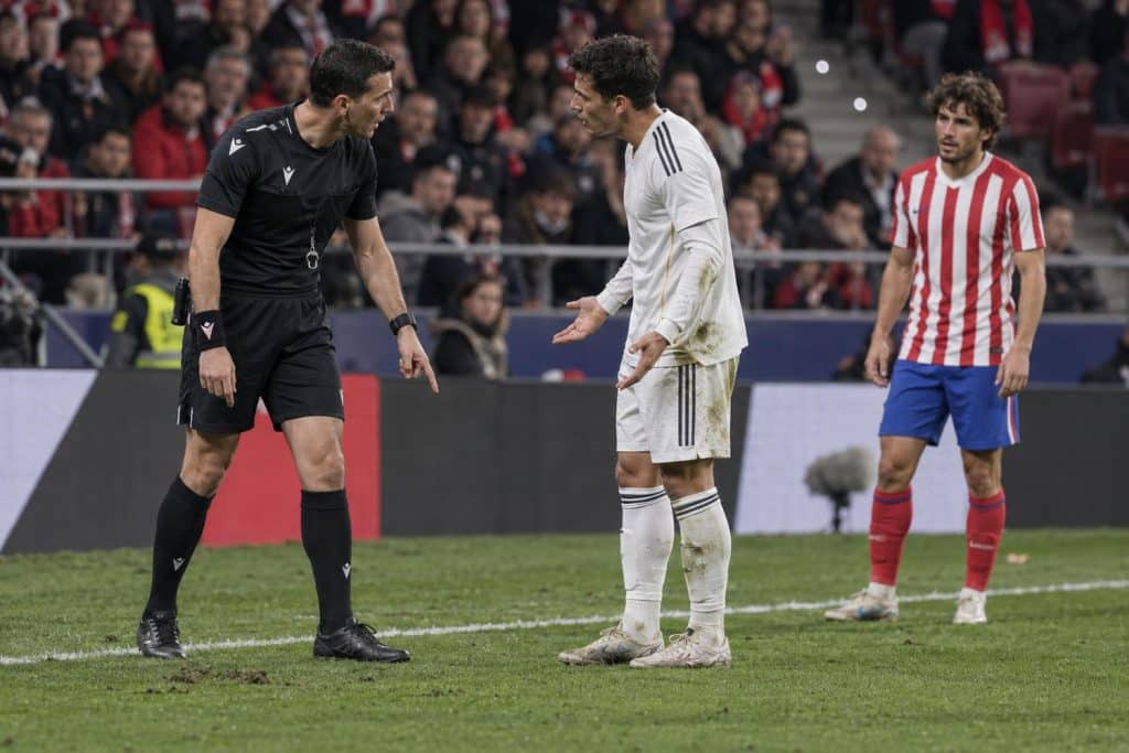 Federico Valverde en el derbi madrileño que desató las protestas del Madrid
