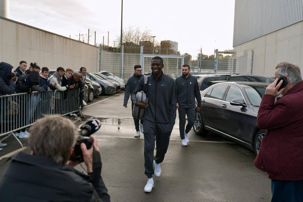 barcola feliz en psg barcelona