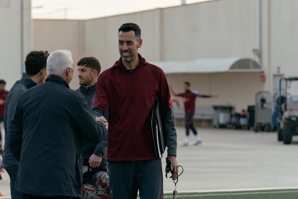 busquets regresa al banquillo del barca
