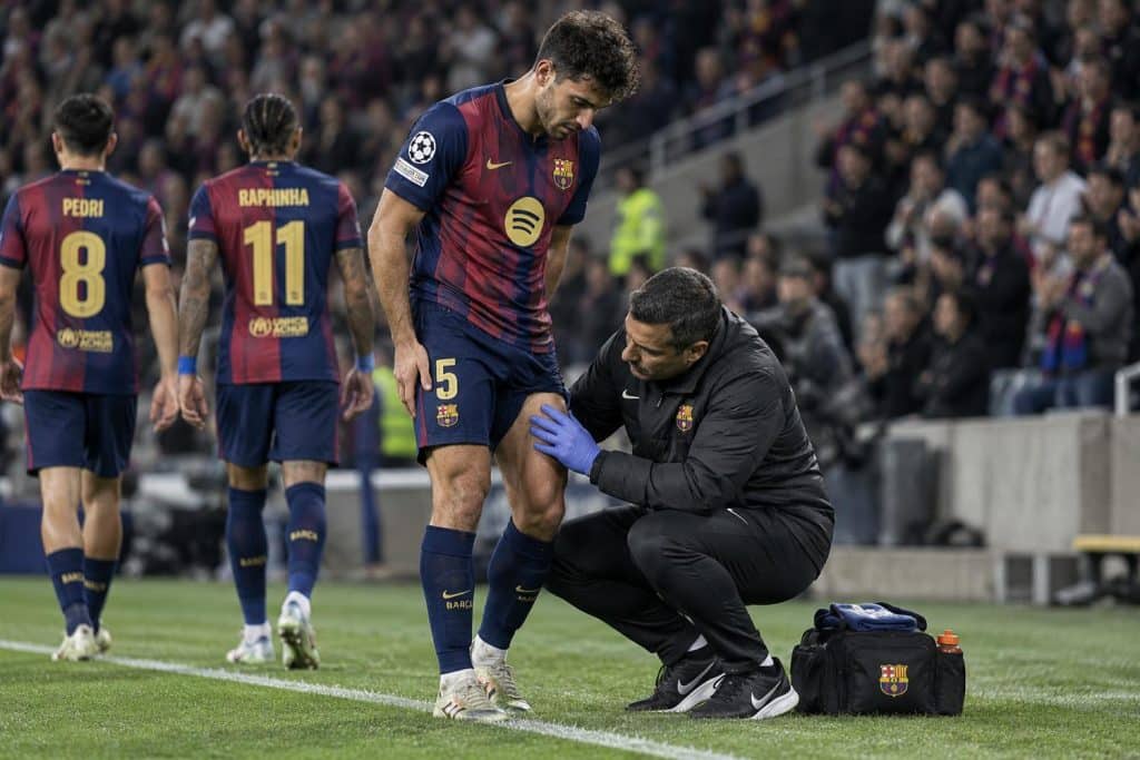 Defensas del Barça en el campo antes del duelo con el PSG