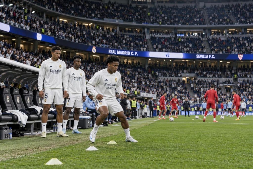 Endrick con la camiseta del Real Madrid, candidato al once ante el Sevilla