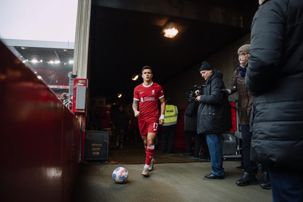 hugo ekitike alerta a liverpool