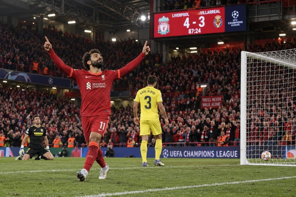 Liverpool y Villarreal en el campo durante la remontada en Champions
