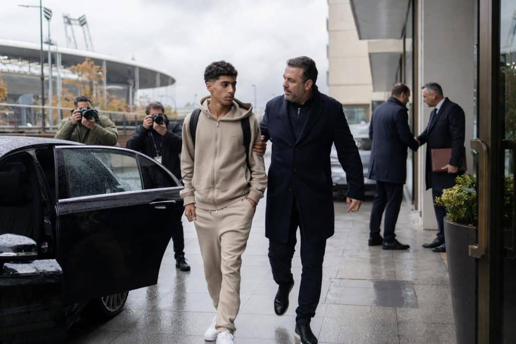 manchester city ficha a bouaddi