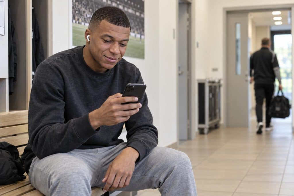 Mbappé sonríe en Instagram con una canción que deja un mensaje