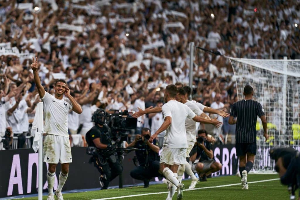 mbappe celebra su triplete provocador