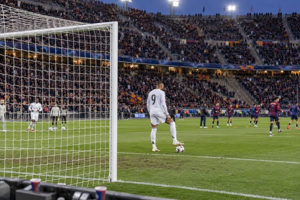 Kylian Mbappé con el Real Madrid ante el Barcelona en el Clásico