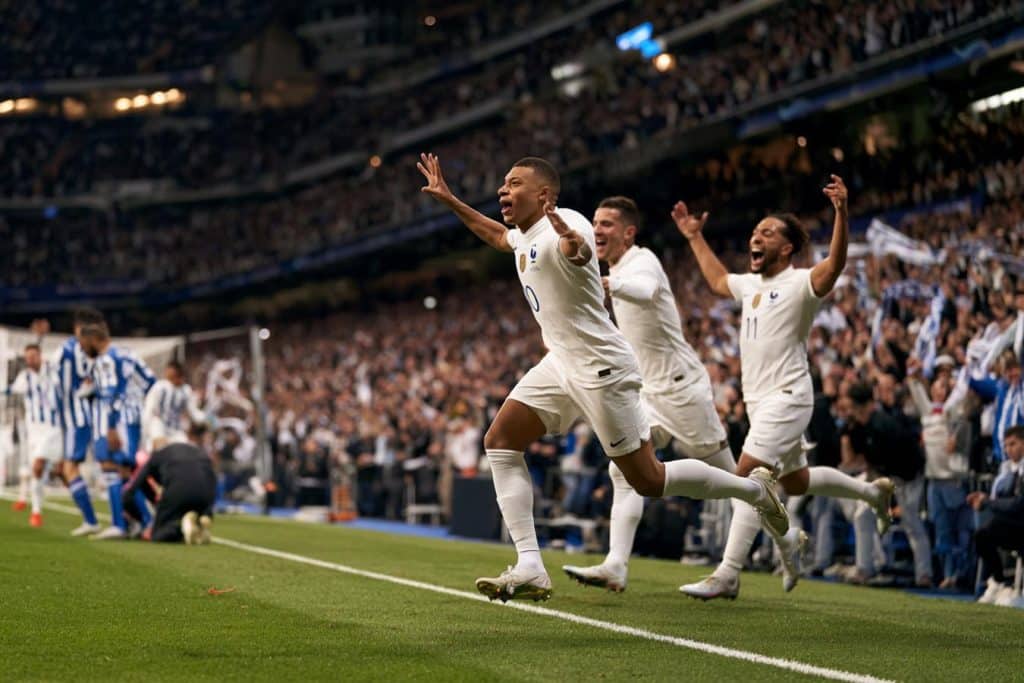 mbappe marca tres goles ante real sociedad