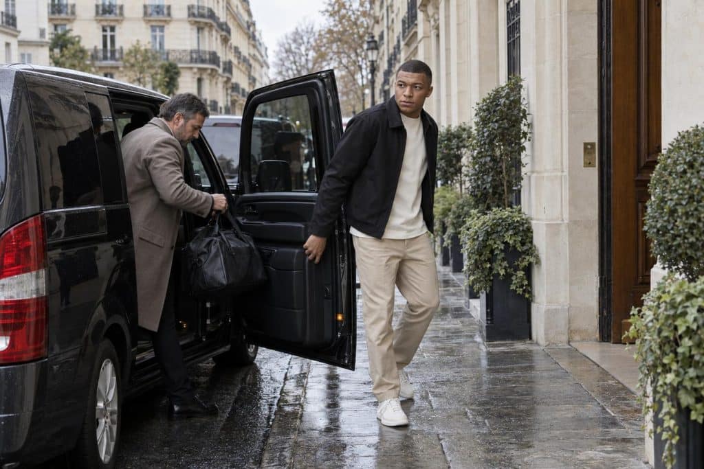 Kylian Mbappé, en recuperación por una lesión de rodilla