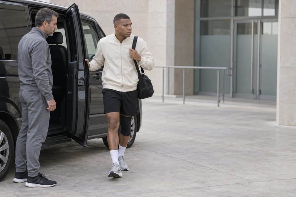 Kylian Mbappé en Madrid, pendiente de volver a jugar tras su lesión