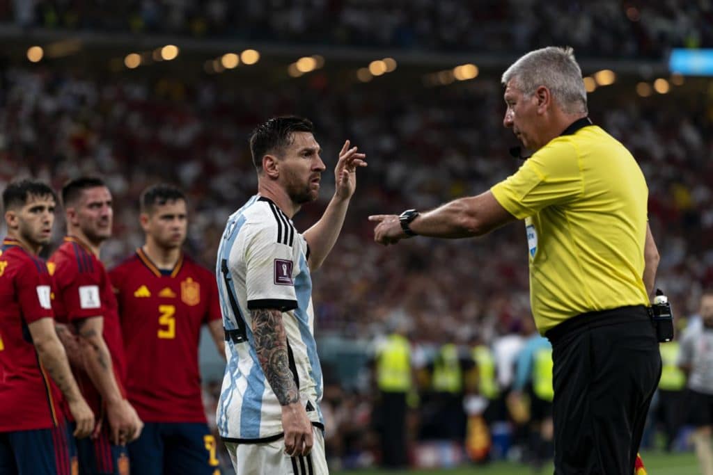 messi y paredes en la final