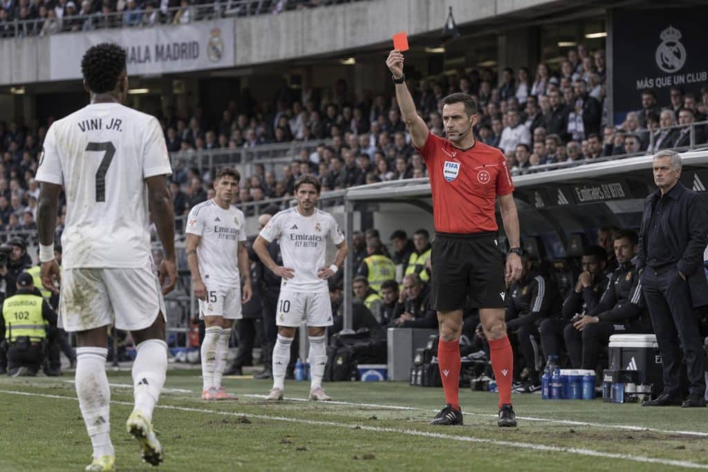 Mourinho y Vinicius Jr ante la polémica por la sanción
