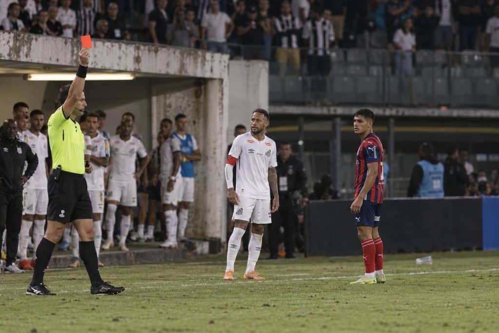 Neymar con Santos ante Bahia, duelo marcado por su expulsión