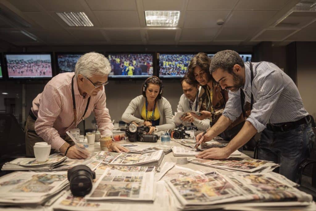 prensa mundial celebra triunfos de francia