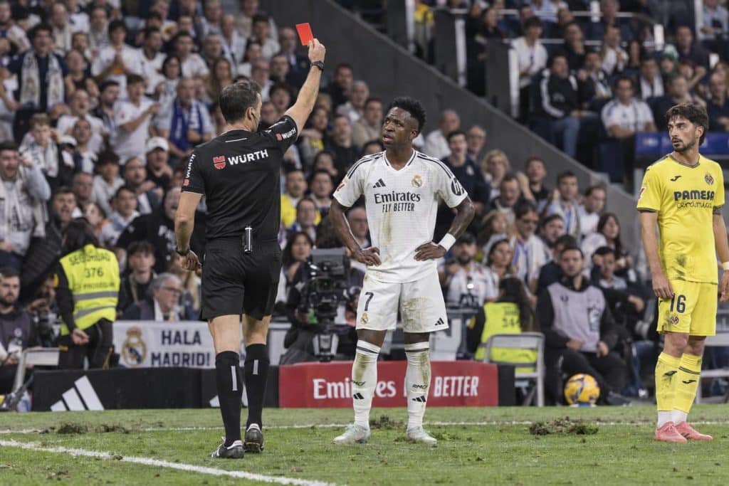 Real Madrid y Villarreal sobre el césped en el duelo del gol de Diomande