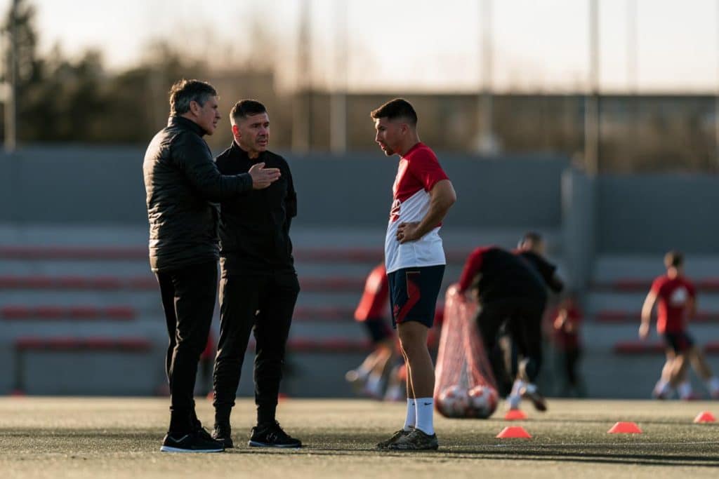 simeone avisa a julian alvarez