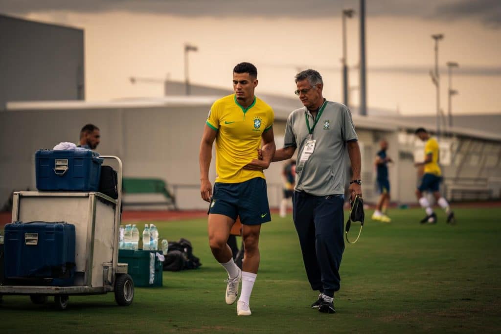 vinicius ausente en entrenamiento de brasil